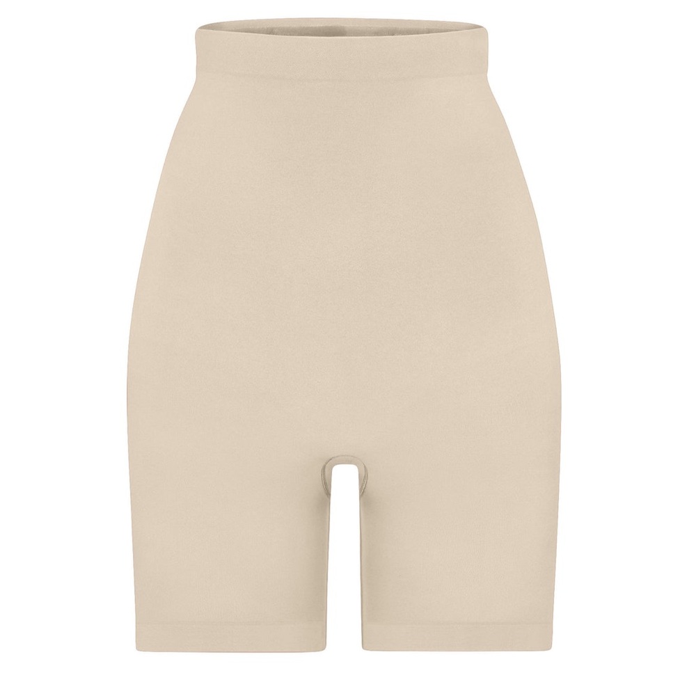 NWOT SKIMS SEAMLESS HIGH-WAISTED ABOVE KNEE SHORT SAND CREAM SMALL